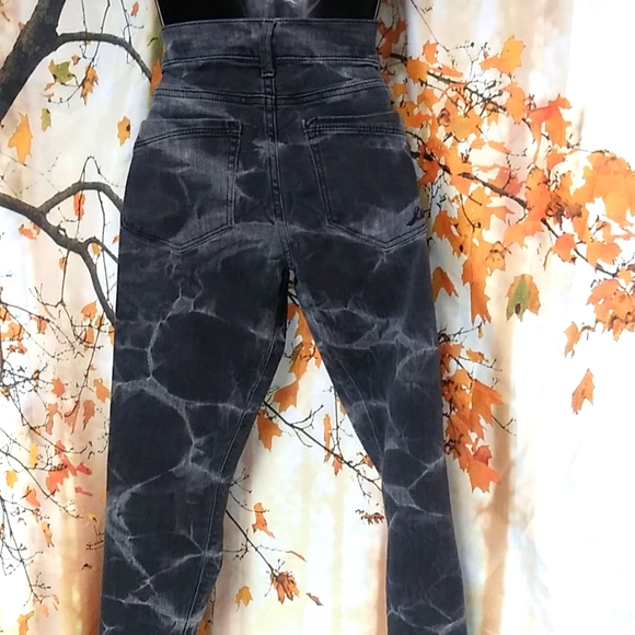 Express Jeans Black and Gray Water Pattern - Picture 4 of 6